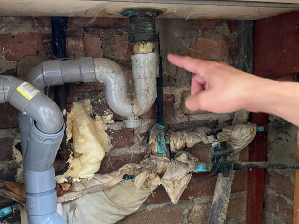 retro 1950's kitchen sewage with plumbing